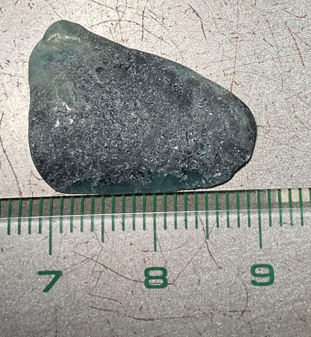 暗青色　透明感　入りコン沢翡翠2g 糸魚川　ヒスイ　ひすい