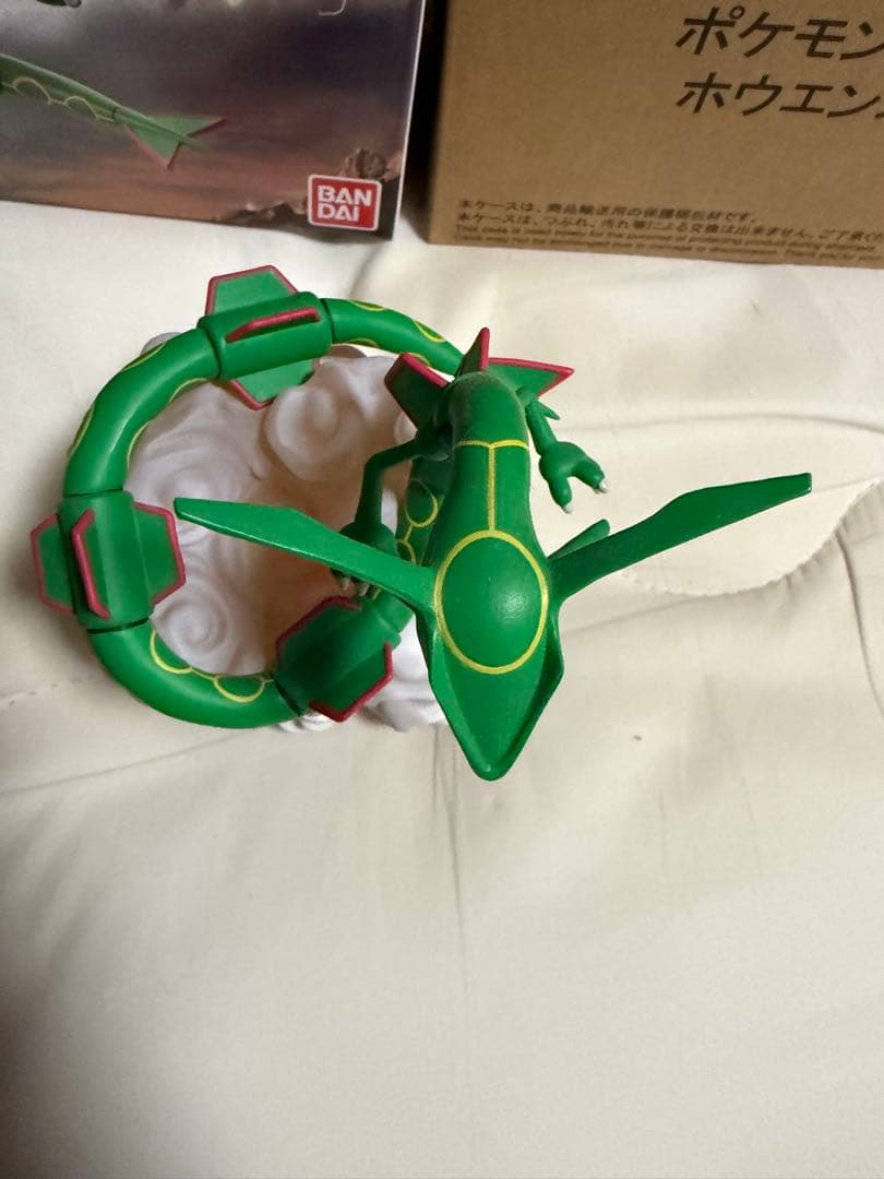 ポケモン レックウザ　フィギュア BANDAI