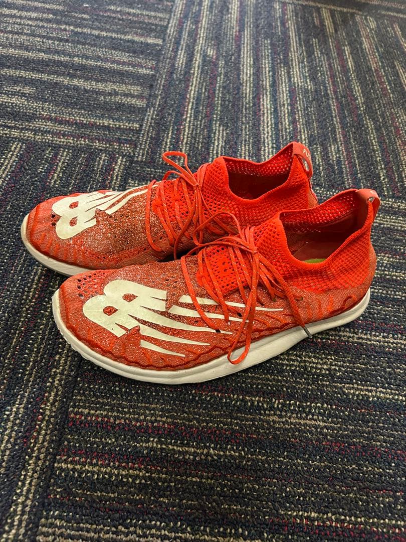 New Balance FuelCell 赤 シューズ