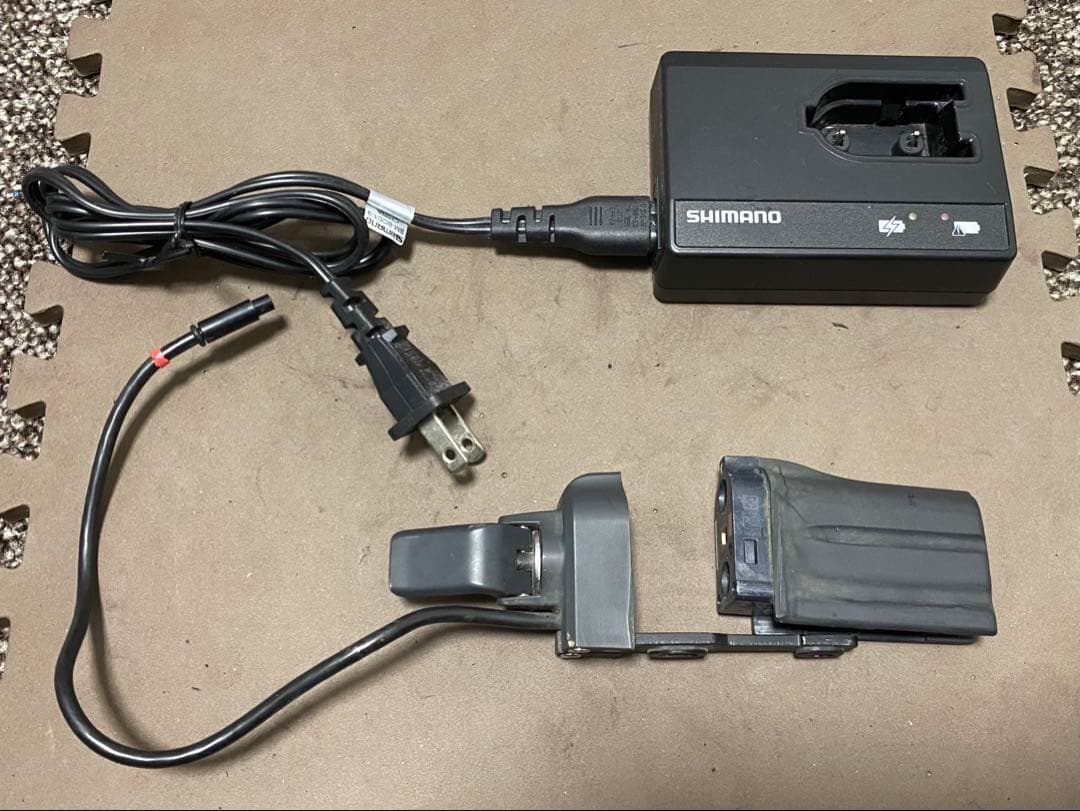 シマノdi2バッテリー　SM-BTR1 充電器付