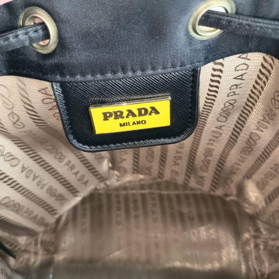 PRADA ノベルティ 巾着型 ナイロン ポーチ ブラック ra1