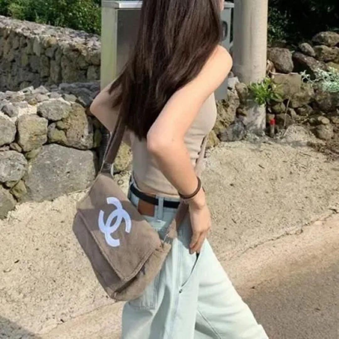 ら*れ様 CHANEL シャネル ミニバッグ ポーチ ブラック×ホワイトロゴ ノ