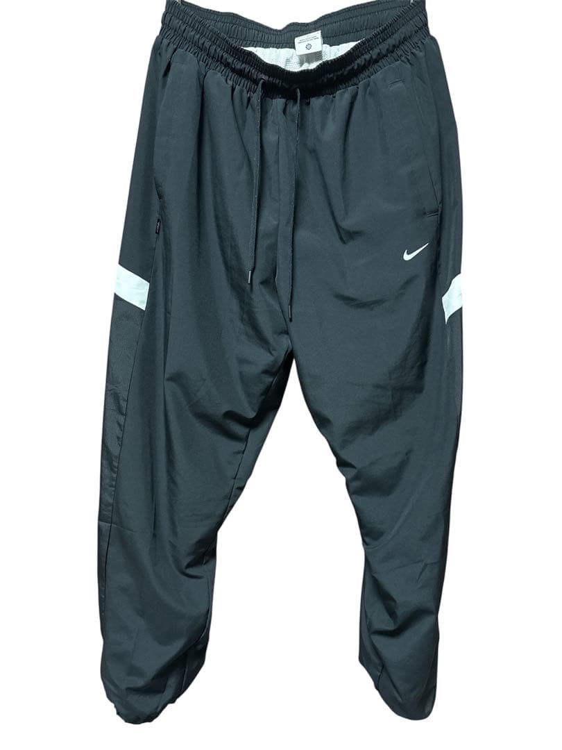 NIKE ウーブン アイコン セットアップ