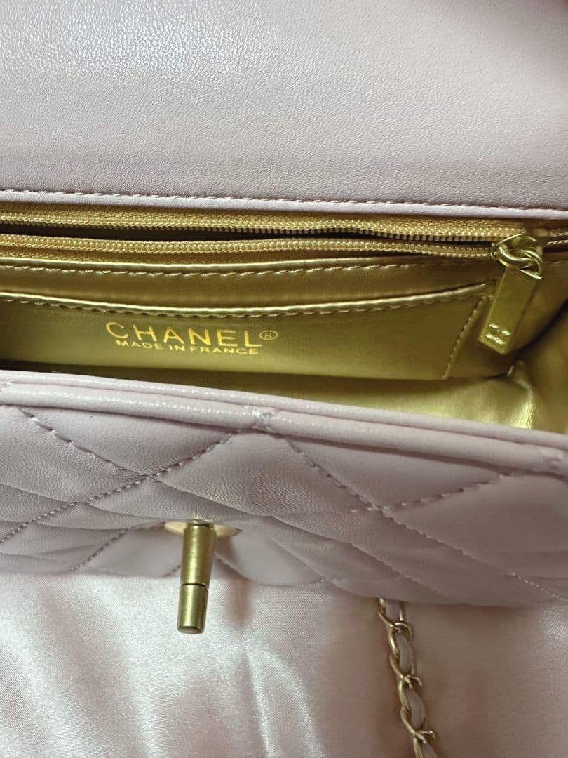 CHANELノベルティキルティングレザーショルダーバッグピンク新品