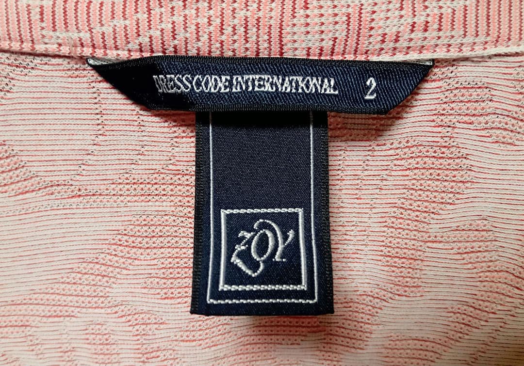 【Zoy】美品 ゾーイ 総柄 ワッペン デザイン ポロシャツ ピンク 2