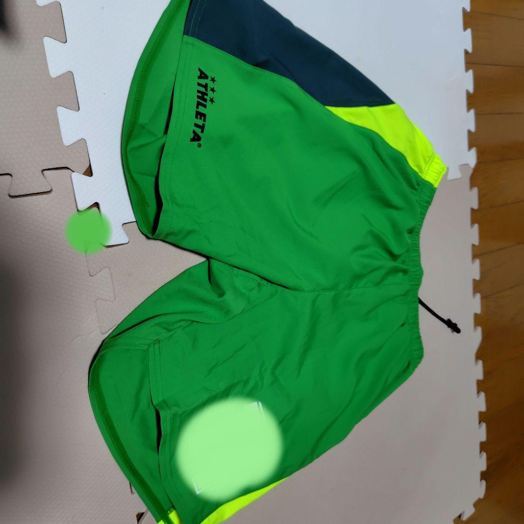 ATHLETA サッカーシャツとショートパンツ セット