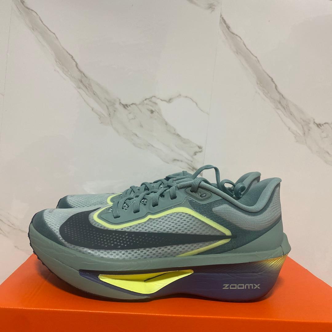 新品　未使用　タグ付　NIKE ZOOM FLY6　25cm