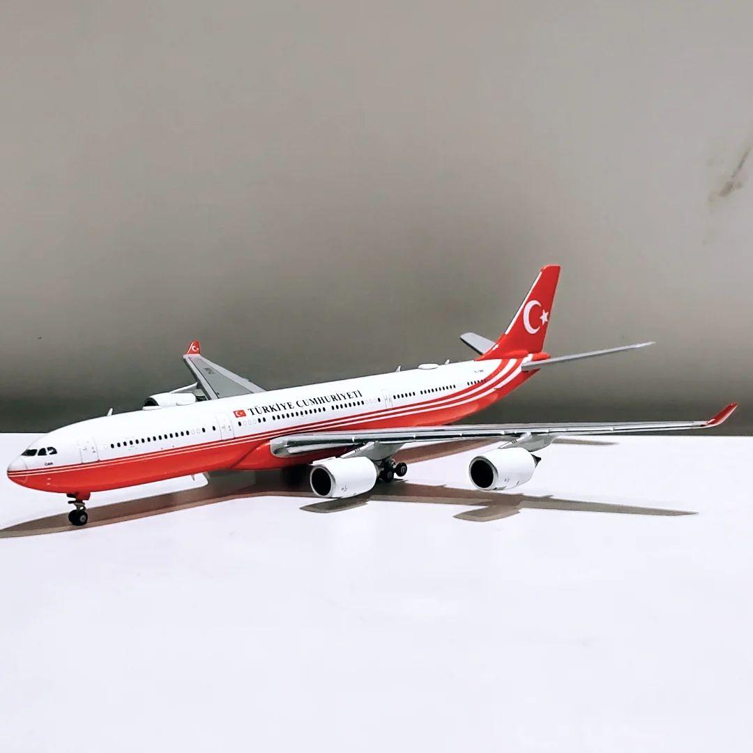 トルコ政府専用機 2機セット　1/400