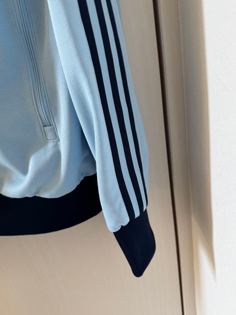 adidas originals トラックジャケット ライトブルー