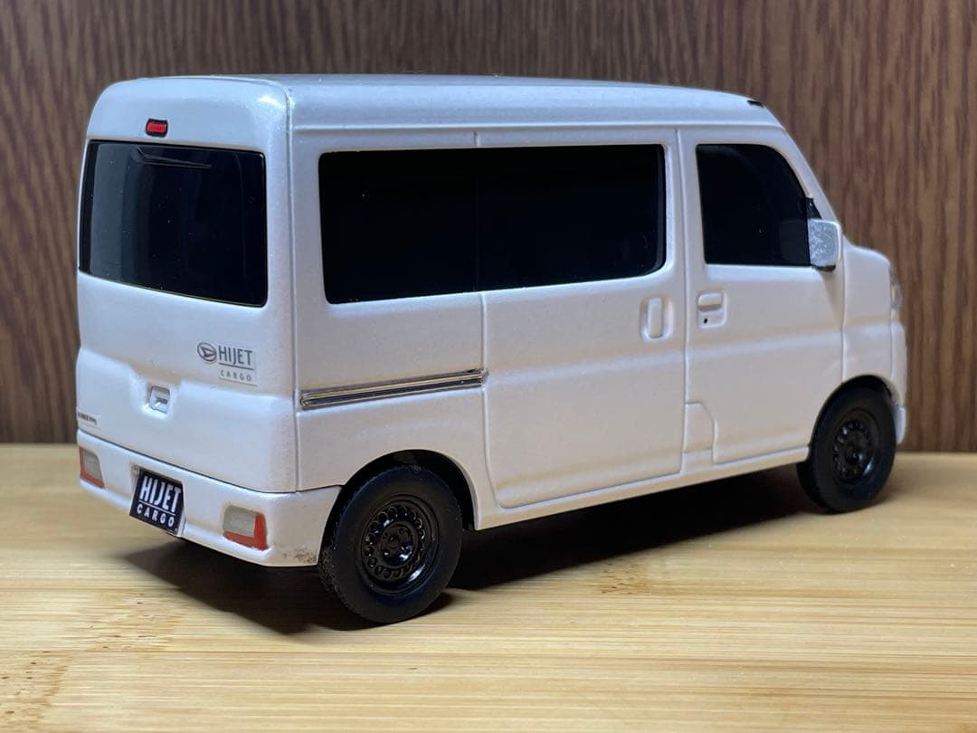 ハイゼットカーゴ　シャイニングホワイトパール　ホイール艶消しブラック　美品