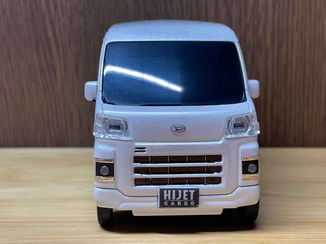 ハイゼットカーゴ　シャイニングホワイトパール　ホイール艶消しブラック　美品