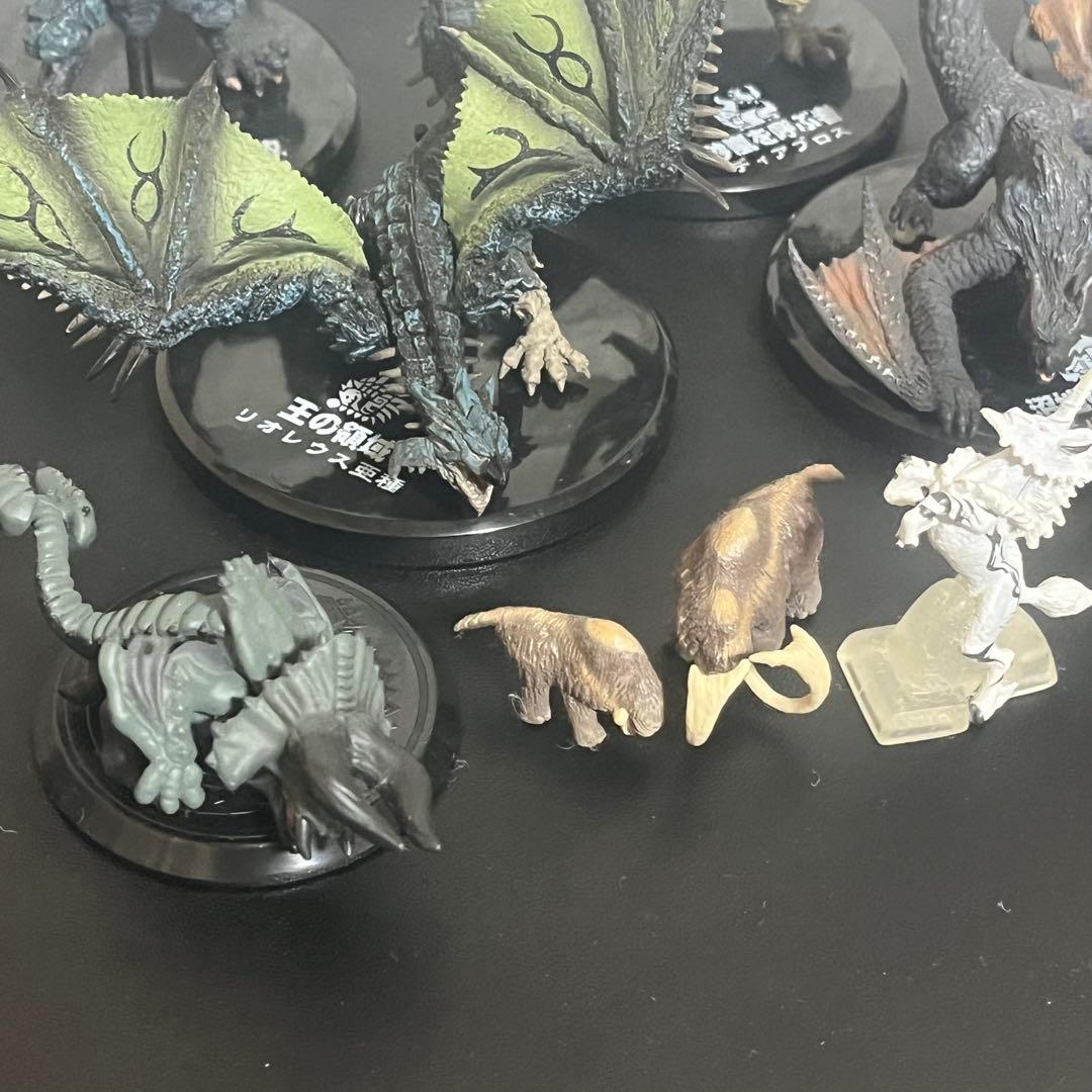 モンスターハンター 図鑑 フィギュアセット