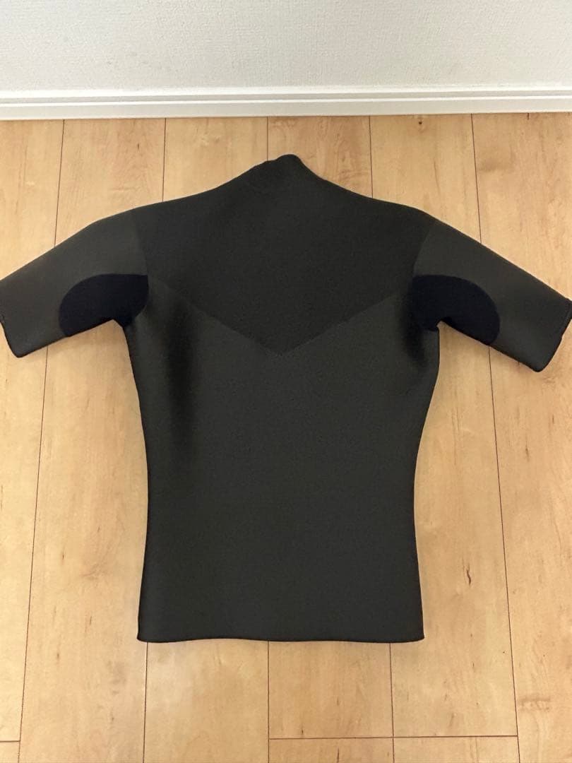 スキン ラバーフロントジップタッパー　半袖