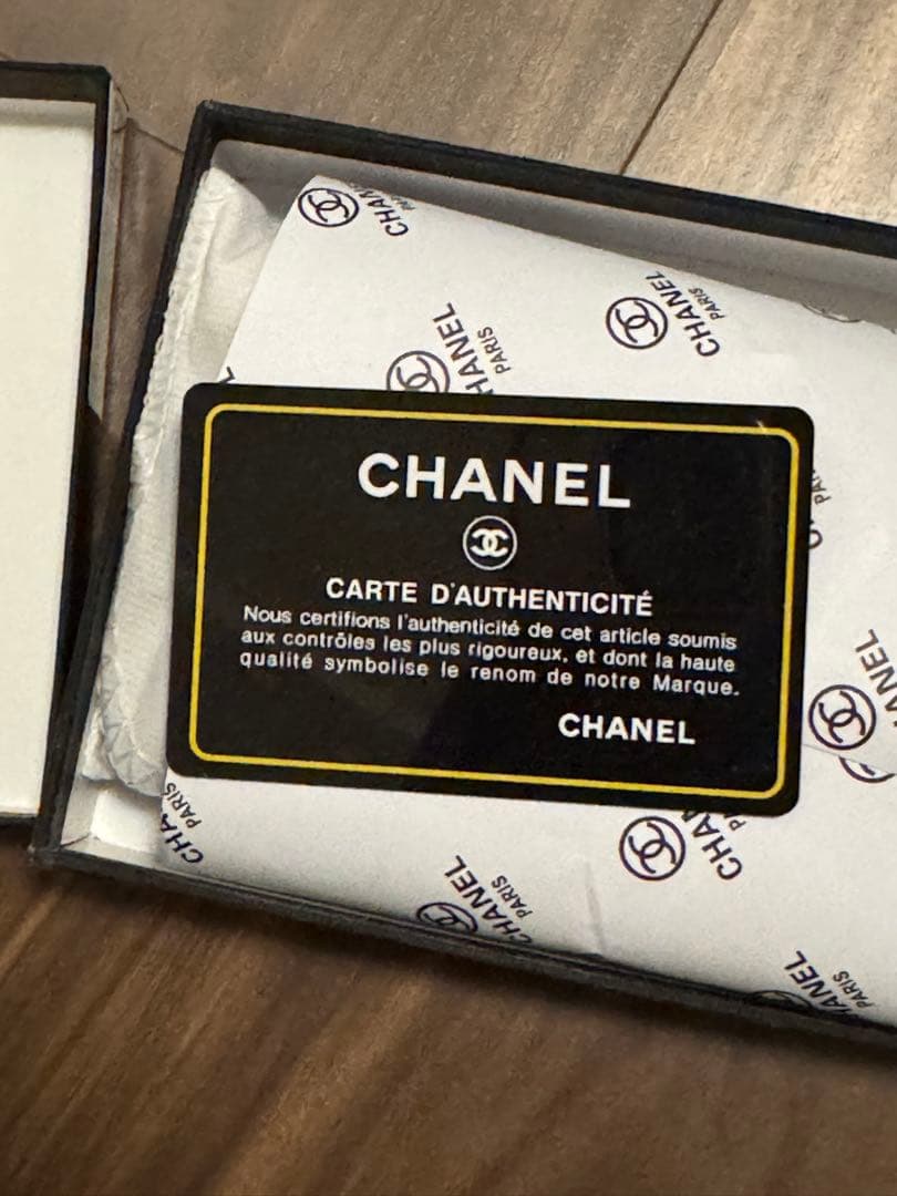 CHANELノベルティキャビアスキンコンパクト財布