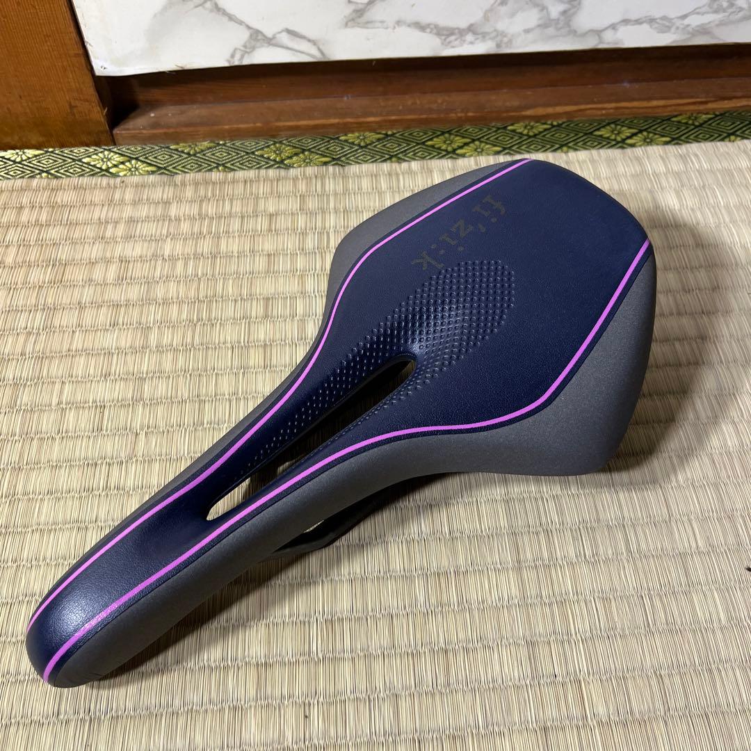 フィジーク luceサドル