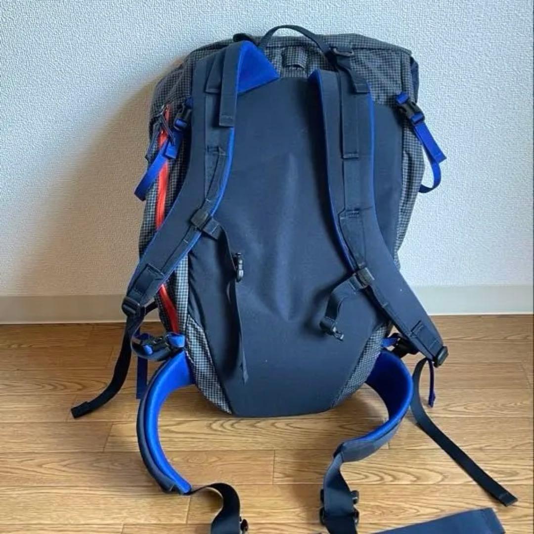 Patagonia パタゴニア　ディセンジョニスト　スノーボードバックパック