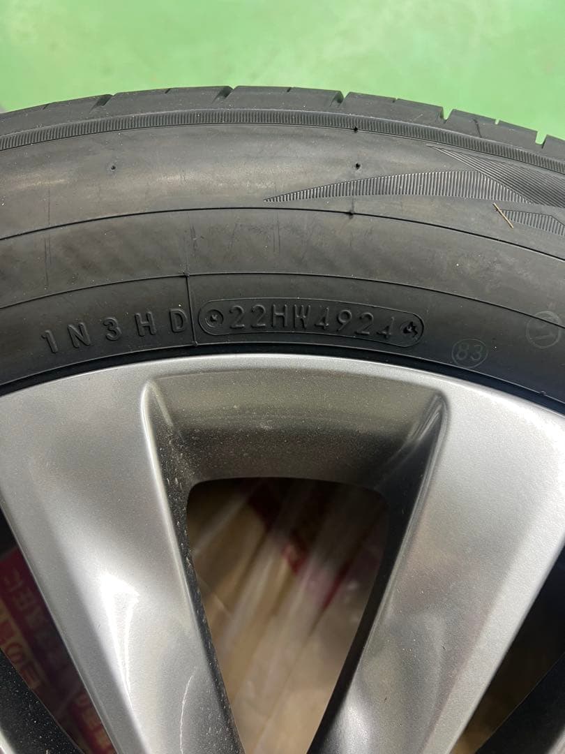 アルファード40系　タイヤホイール4本セット　新車外し　センターキャップナット付