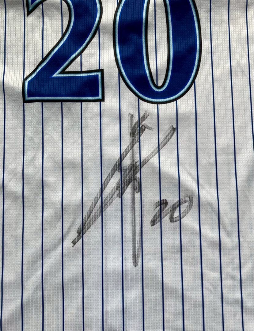 横浜DeNAベイスターズ　坂本選手　サイン入り　旧ホーム　ユニフォーム　Oサイズ