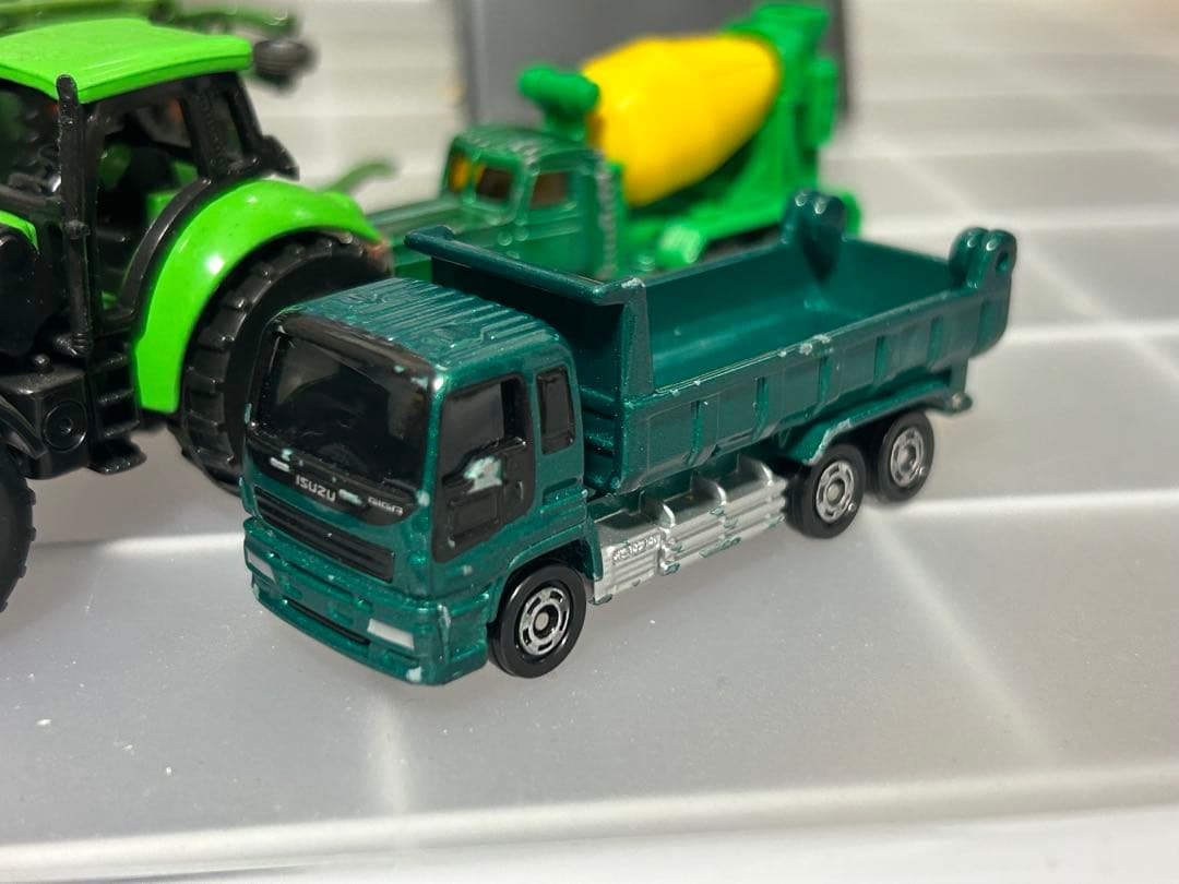 トラクター　コンバイン　ミニカー　セット