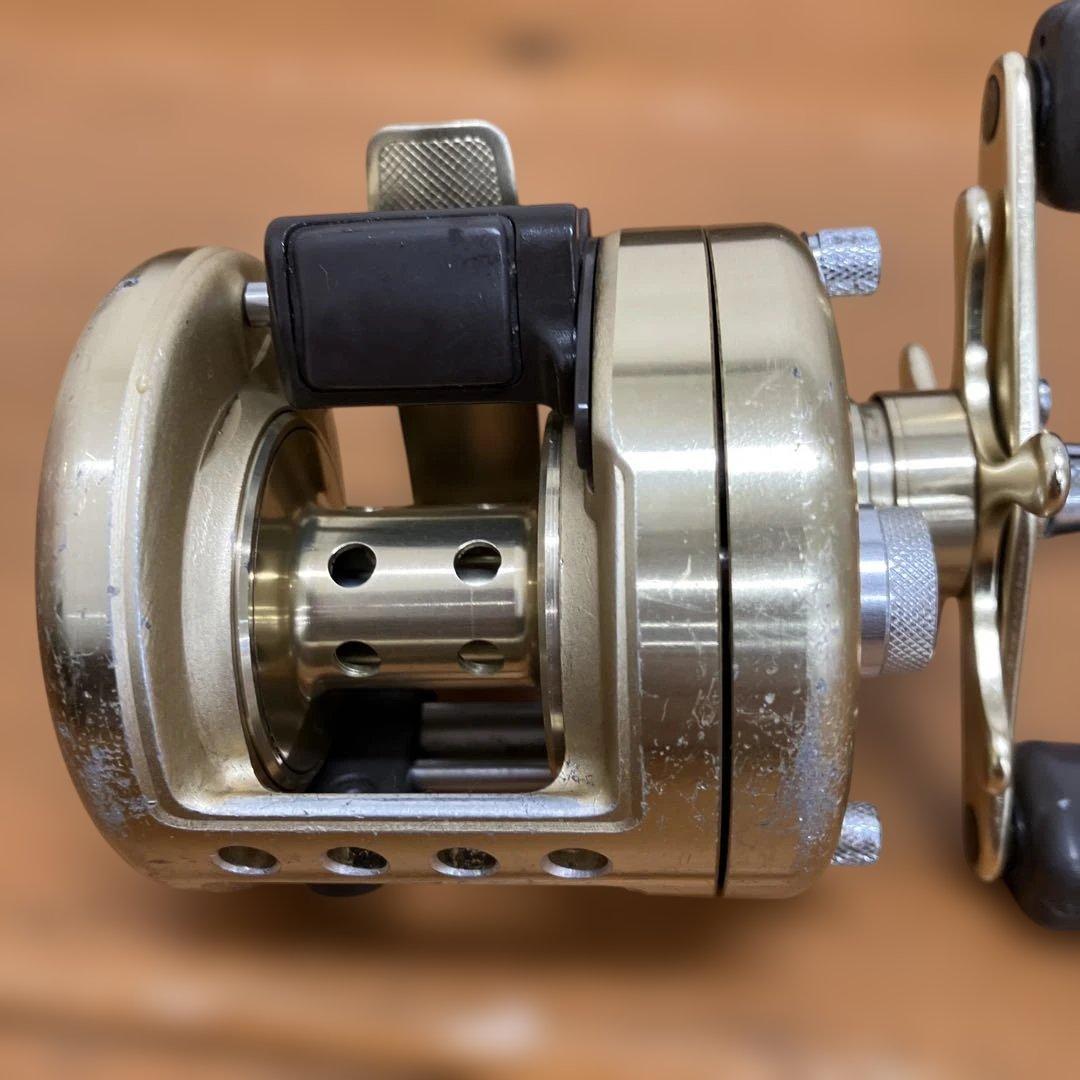 ① Shimano CALCUTTA 101xt