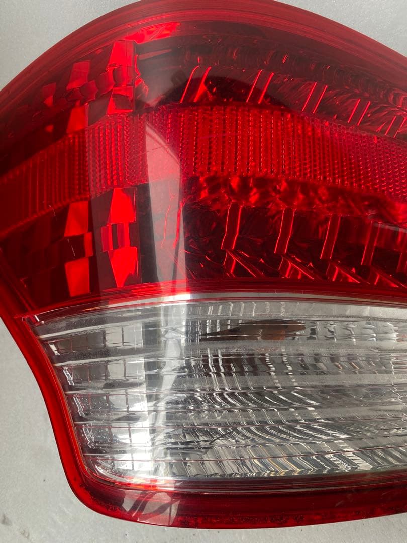 トヨタ クラウン（GRS180系）純正テールランプ左右セット