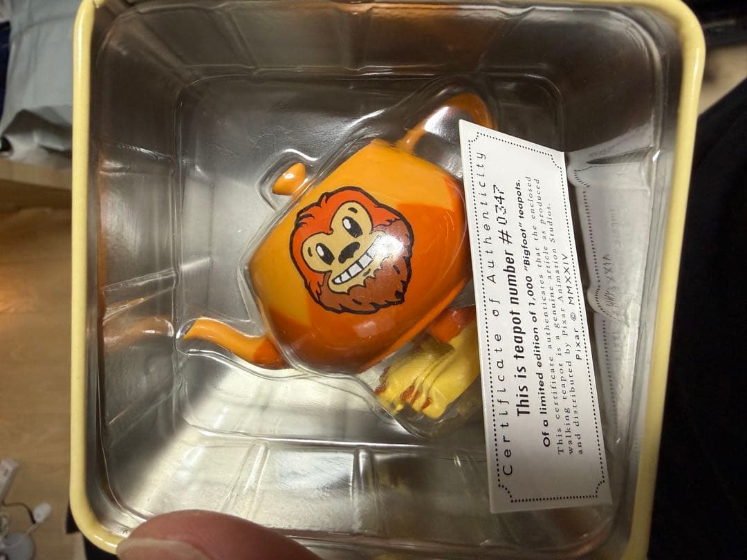 PIXAR Walking Teapot ビッグフットアラート付き