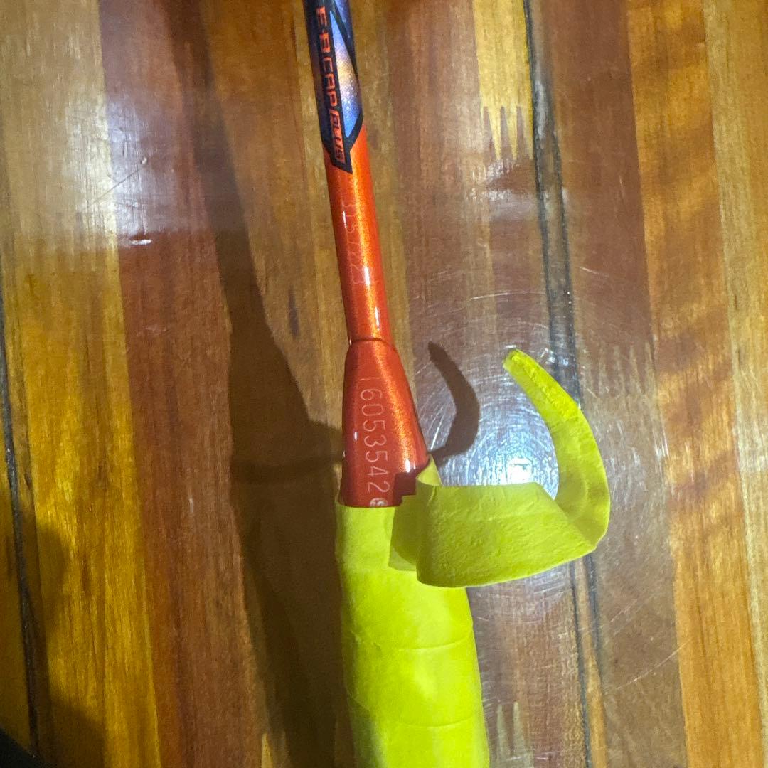 ASTROX 77 PRO バドミントンラケット 4U