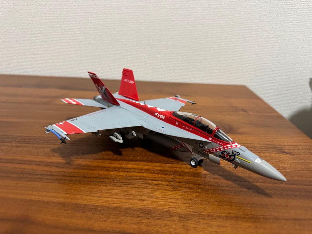 航空機・ヘリコプター F/A-18 Hornet VFA-102 VFA-27 1/72