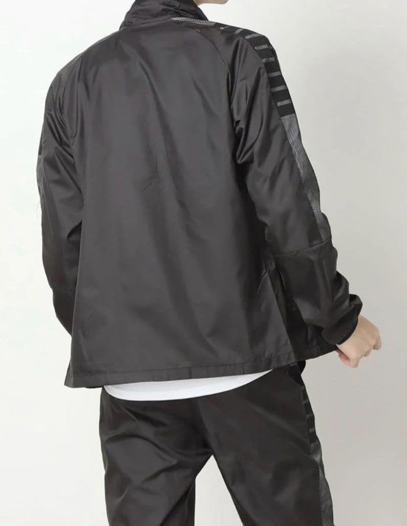 新品未使用タグ付き！PUMA トレーニング　ウィンドブレーカー　上下