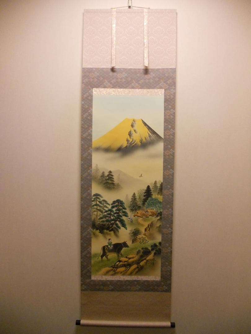 掛け軸 小川香月 黄金富士牧童図 絹本 希少 軸装 茶道具 掛軸 美品 です。