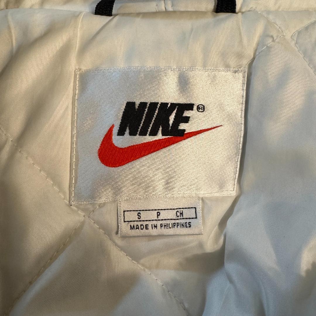 90s ナイキ 中綿 ベンチコート 白タグ ビッグスウッシュ バックロゴ