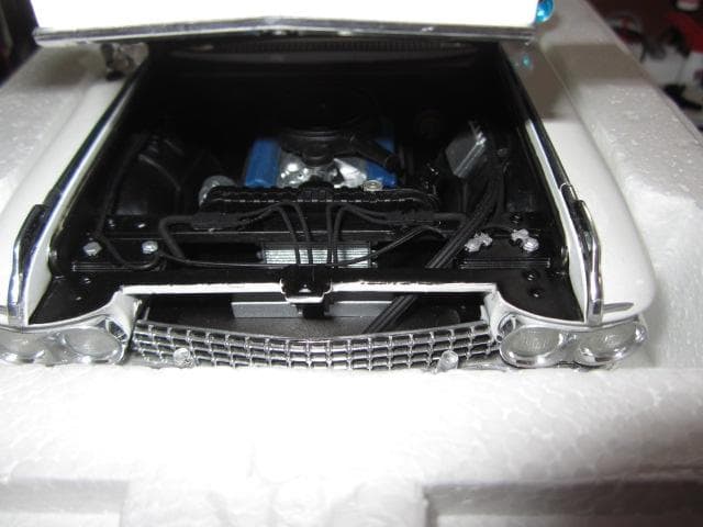 マテル　ホットウィール　ゴーストバスターズ　1/18　ECTO-1　エリート