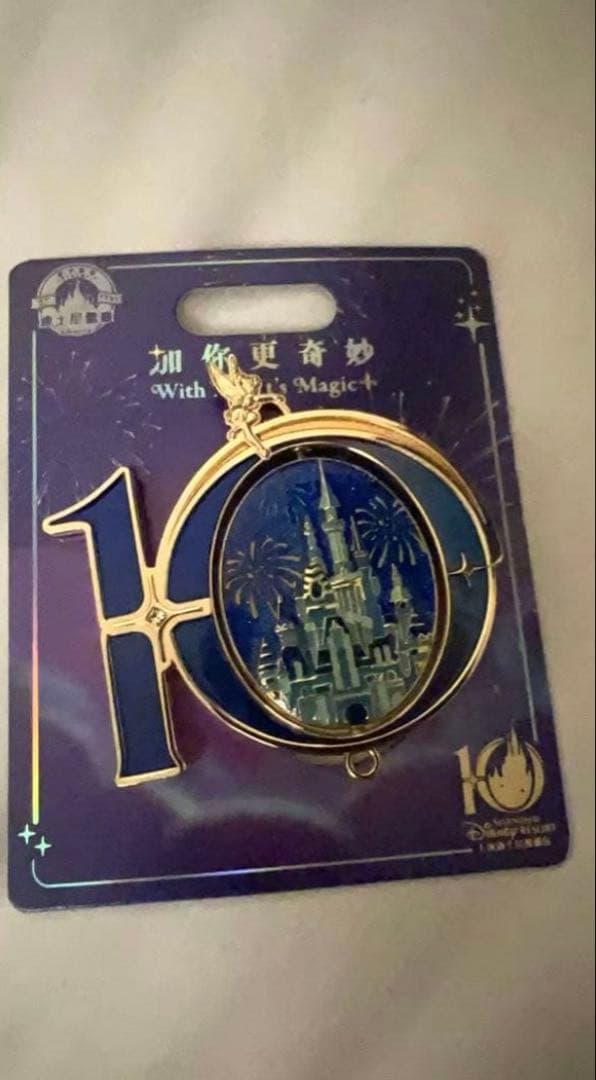 上海ディズニー 10周年記念ピンバッジ ミッキー ミニー