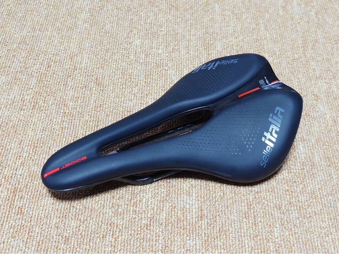 Selle Italia NOVUS BOOST EVO カーボンサドル