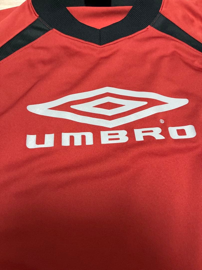 UMBRO アンブロ ピステ 赤黒 ビッグロゴ 00s ナイロン L相当