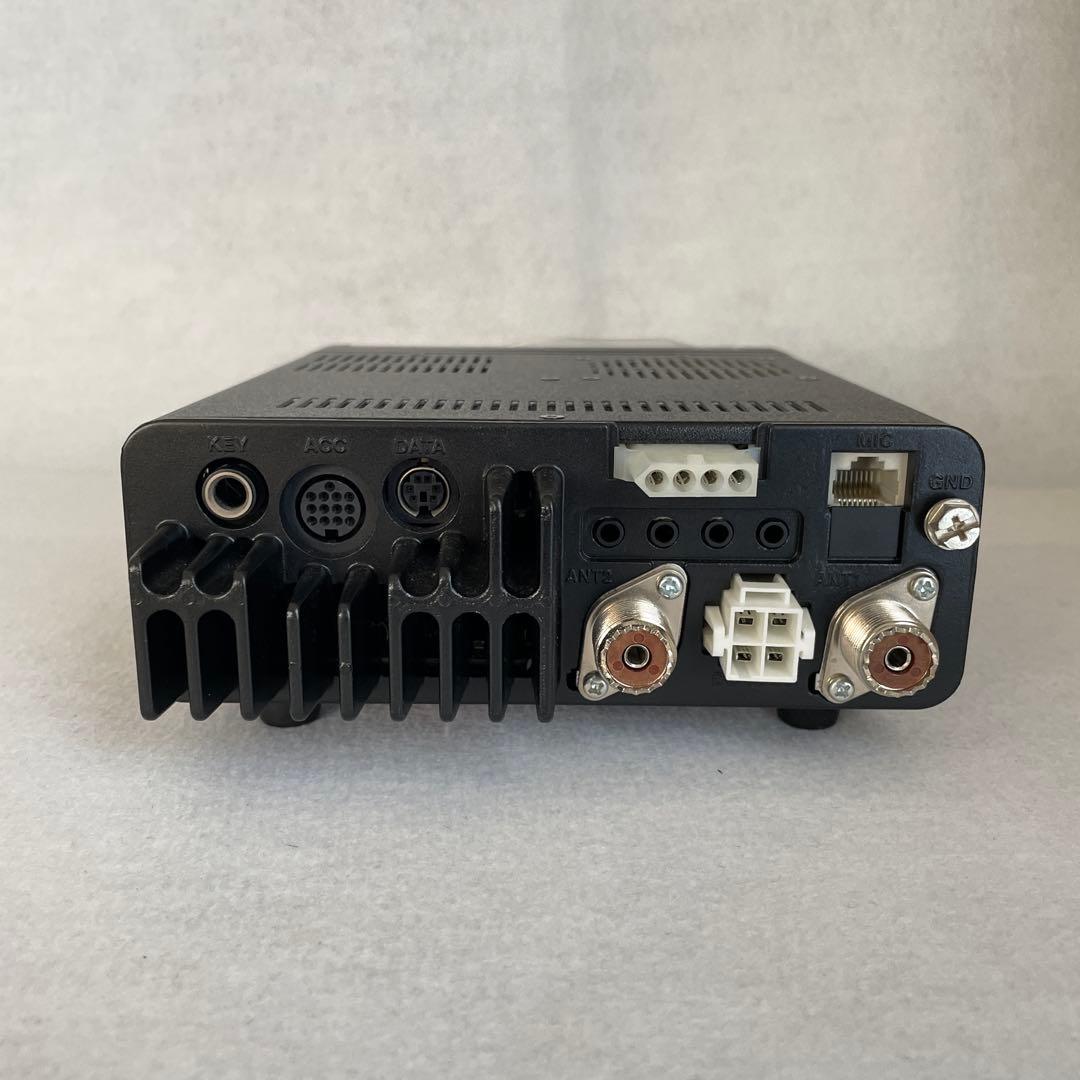 ICOM IC-7000M HF/VHF/UHF ALL MODE トランシーバ