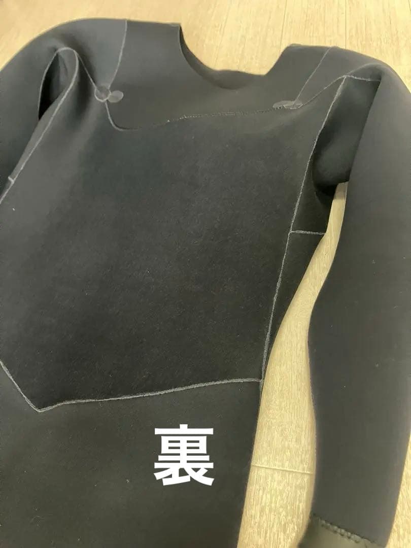 MELLOW グレーと黒の3ミリフルスーツ サーフィン用