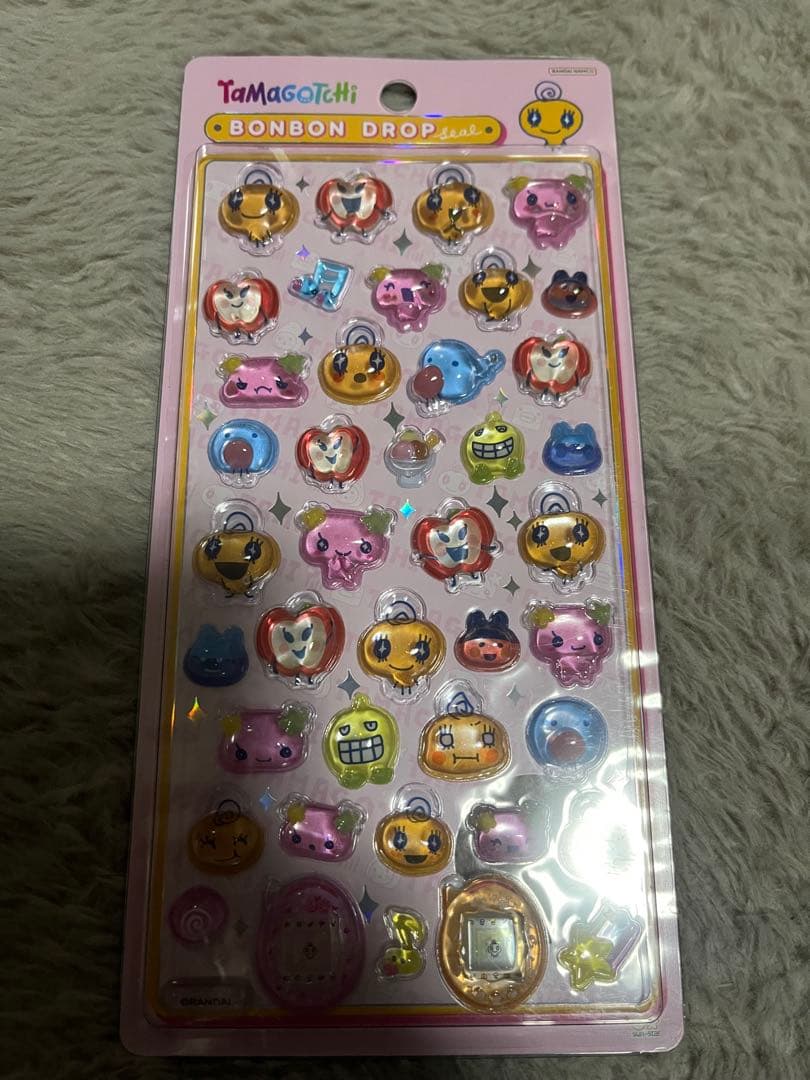 【正規品】たまごっち4種　モモンガ　キティ　クロミ　ボンボンドロップシール