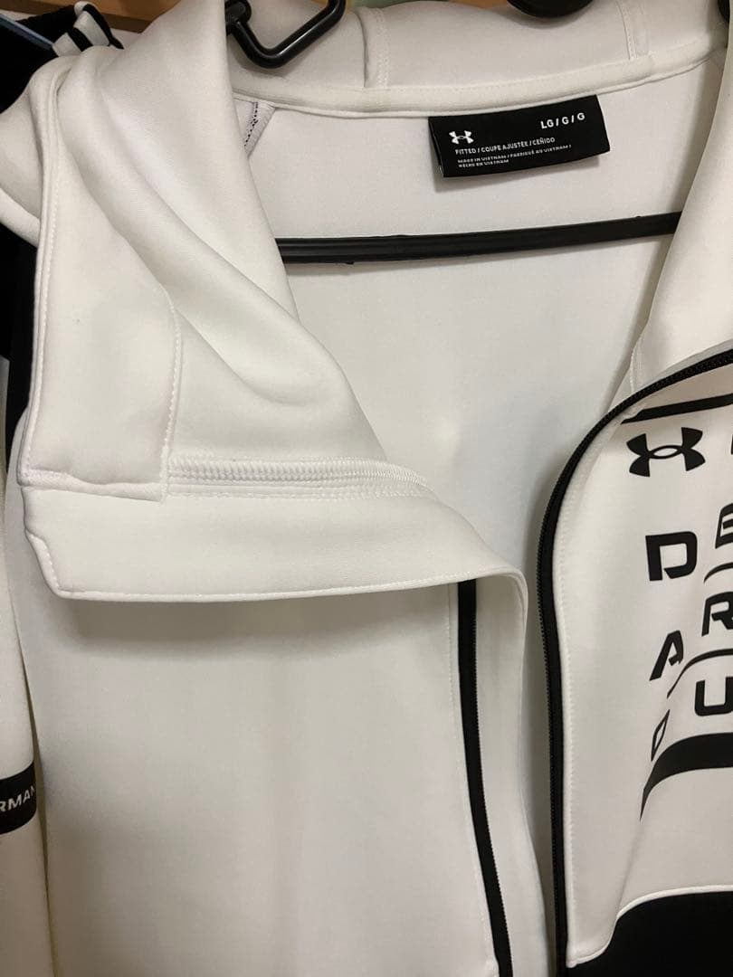Under Armour フルジップジャケット L ホワイト/ブラック