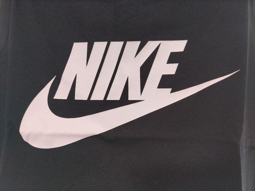 NIKE タンクトップ（AR4992-013）