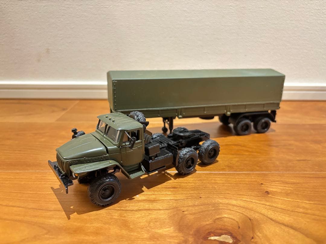 1/43ウラル6×6 トラクター& 幌付トレーラー