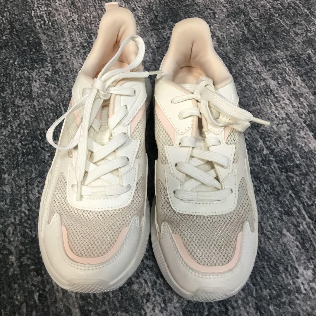 Skechers 女性用スニーカー ホワイト