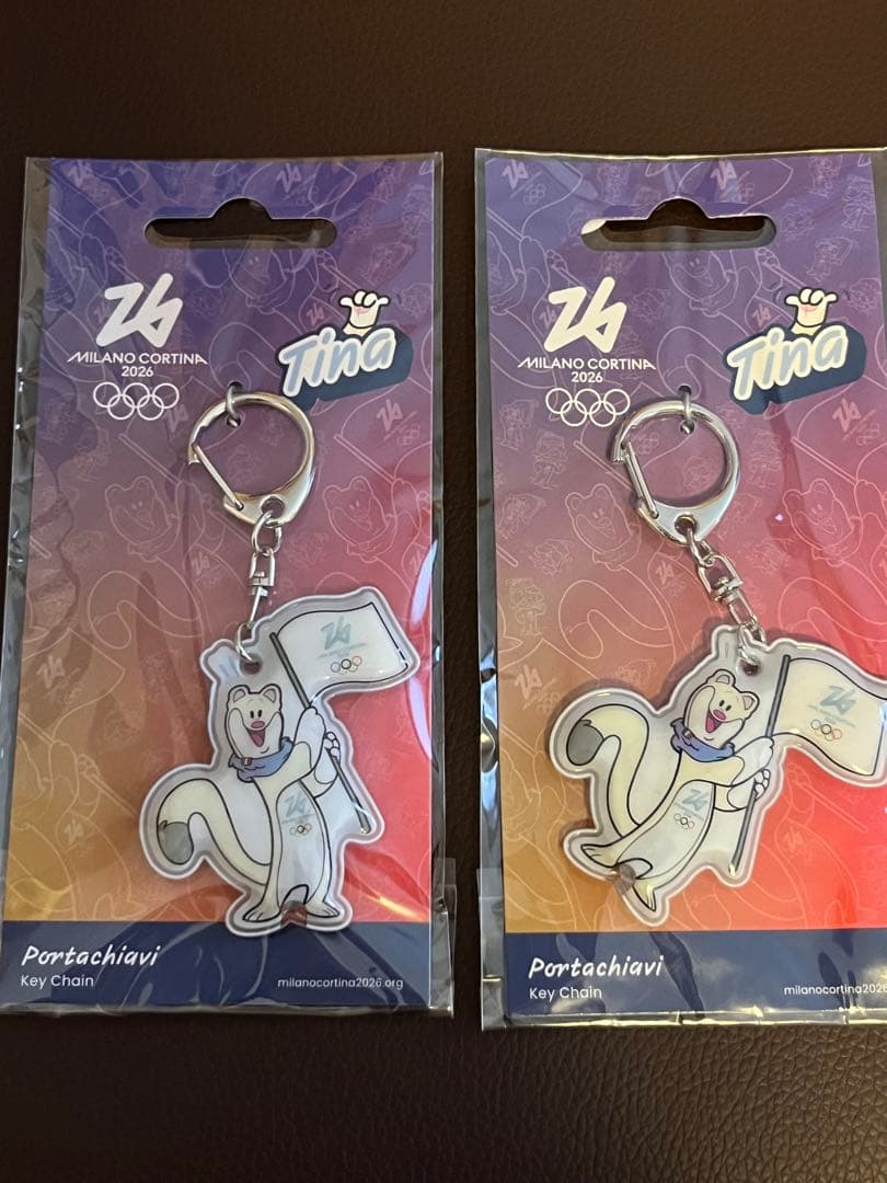 ティナ アクリルキーホルダー2個セット