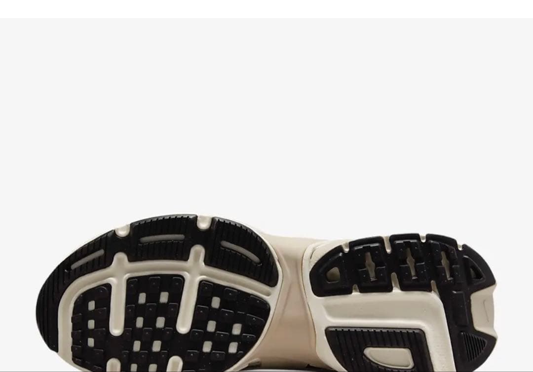 新品未使用品　タグ付き　NIKE ナイキスニーカー　ランニング 28.5センチ