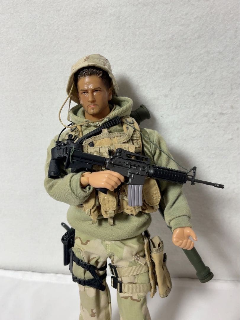 1/6 ミリタリー　フィギュア アクション　特殊部隊　装備　拳銃 12インチ①