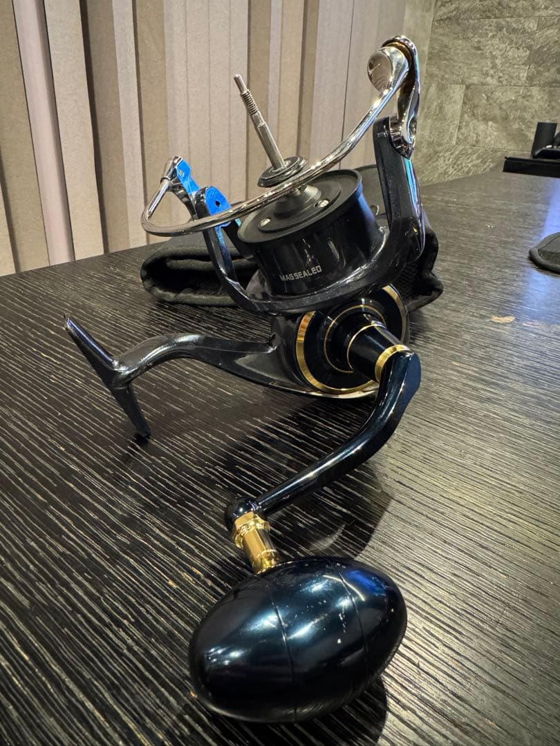 DAIWA SALTIGA 20000-H スピニングリール