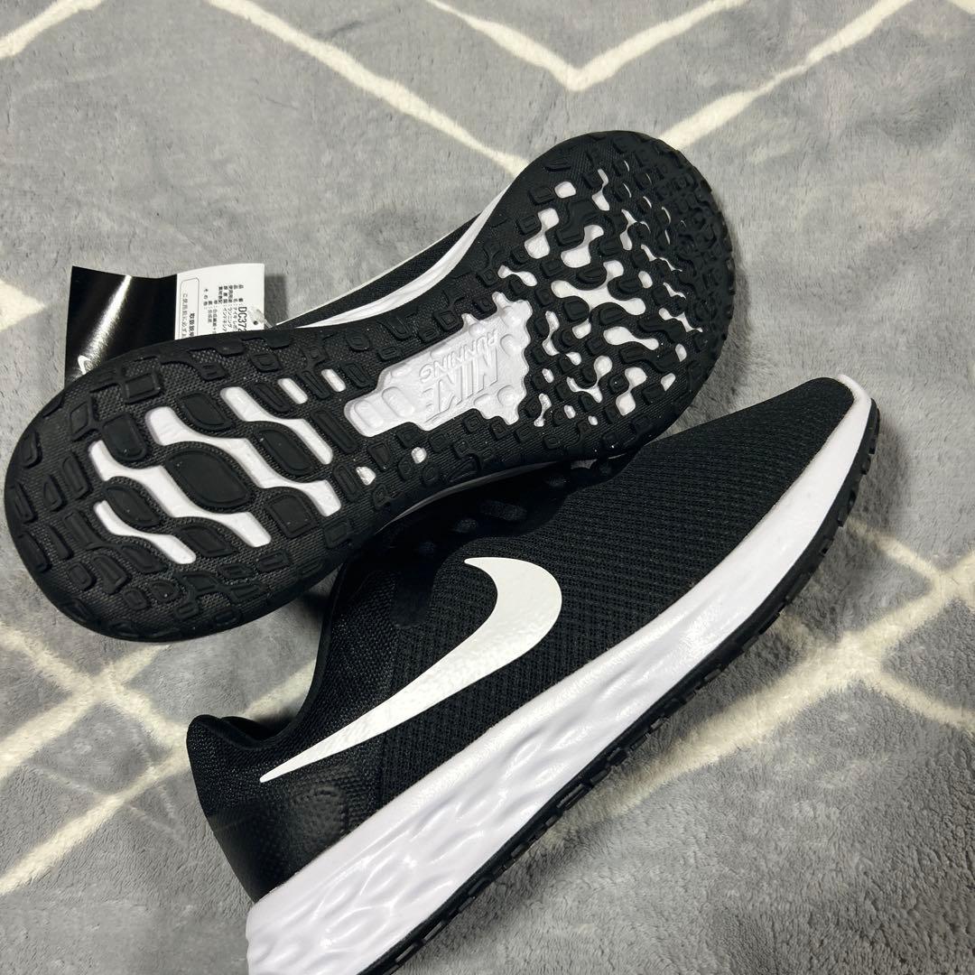 NIKE ランニングシューズ　ナイキレボリューション 6NN