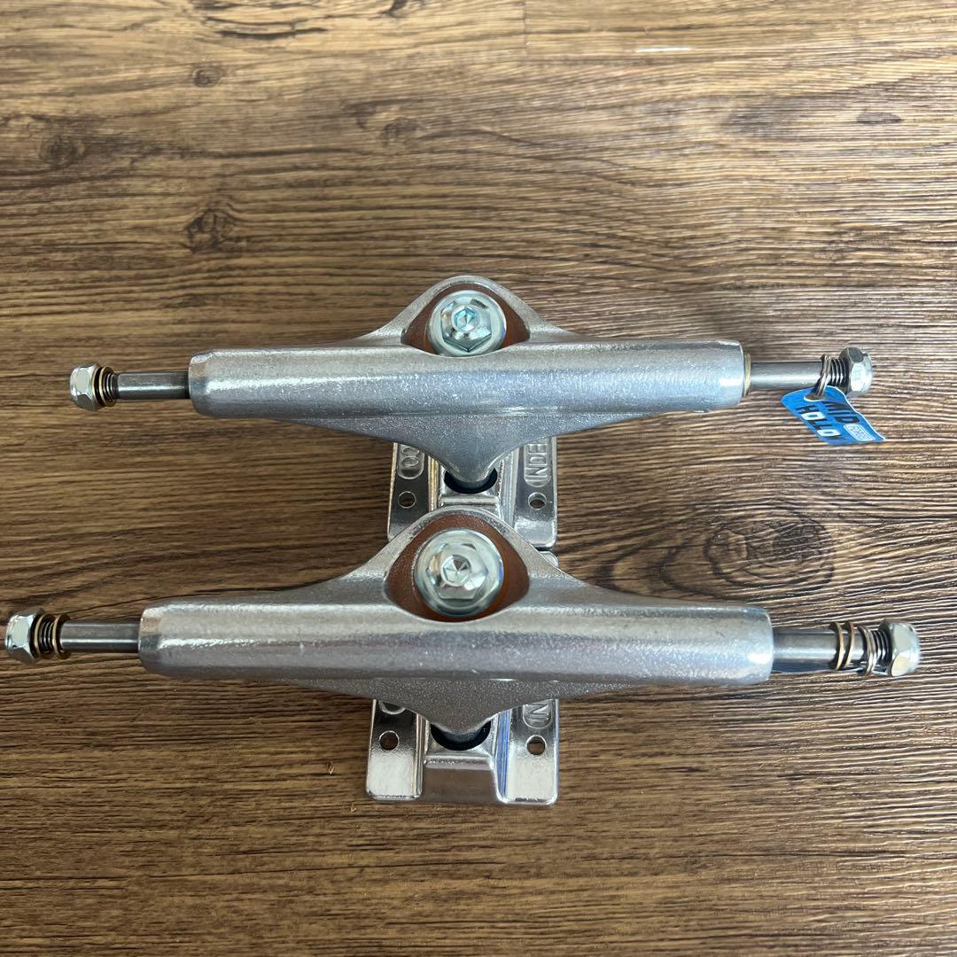 Independent トラック 149mm シルバー