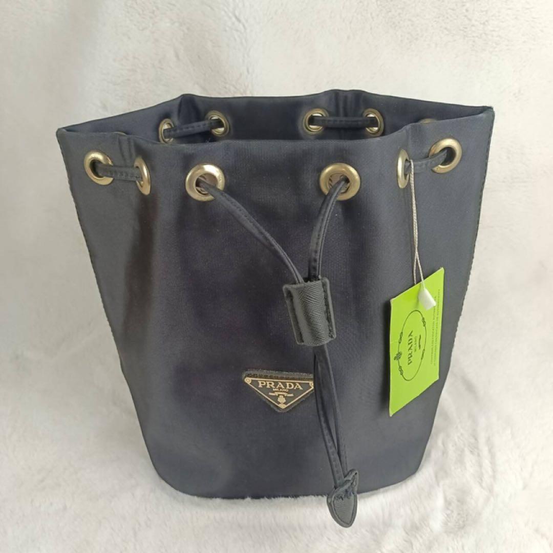 PRADA ノベルティ 巾着型 ナイロン ポーチ ブラック