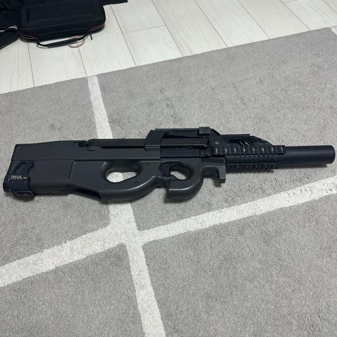 P90 電動ガン ブラック バッテリー2100mAh付き